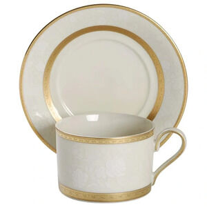 Beautiful Mikasa Antique Lace Flat Coffee Tea Cup & Saucer Classic Set EUC